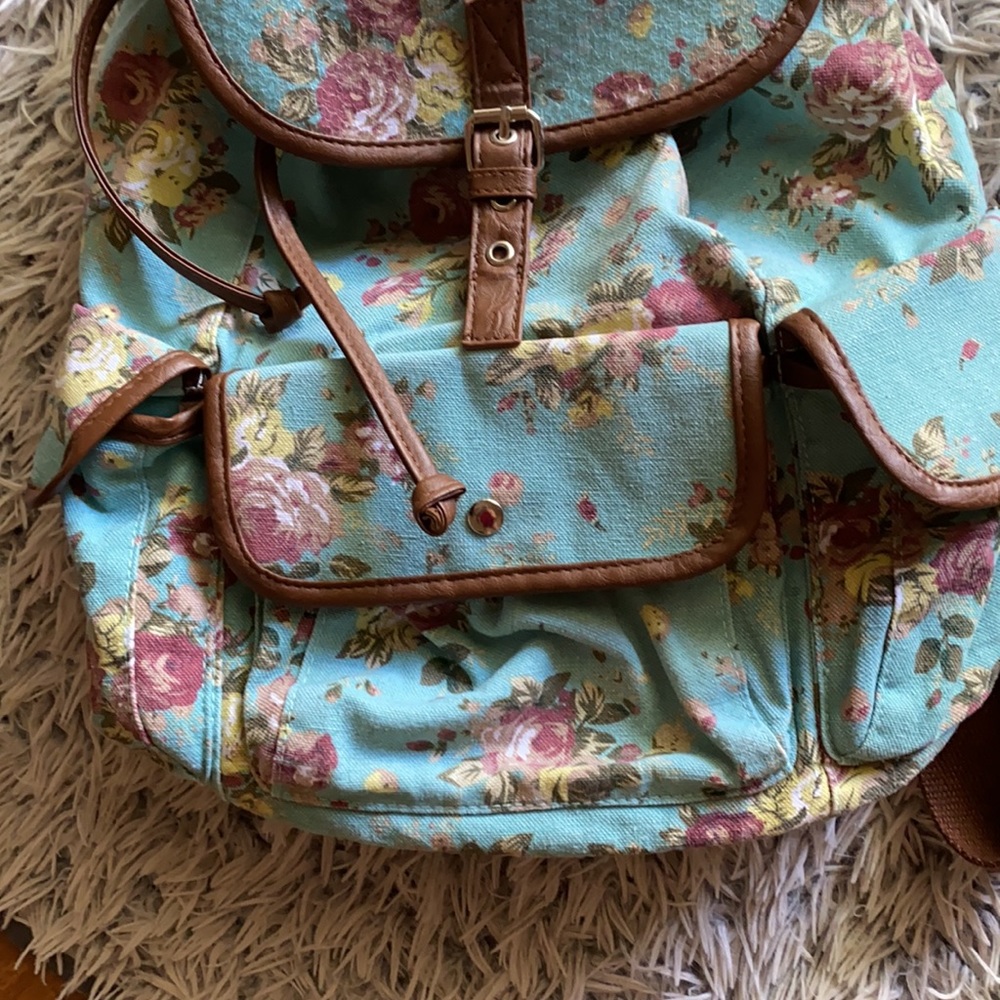 Cute flower backpack - Picture 4 of 7